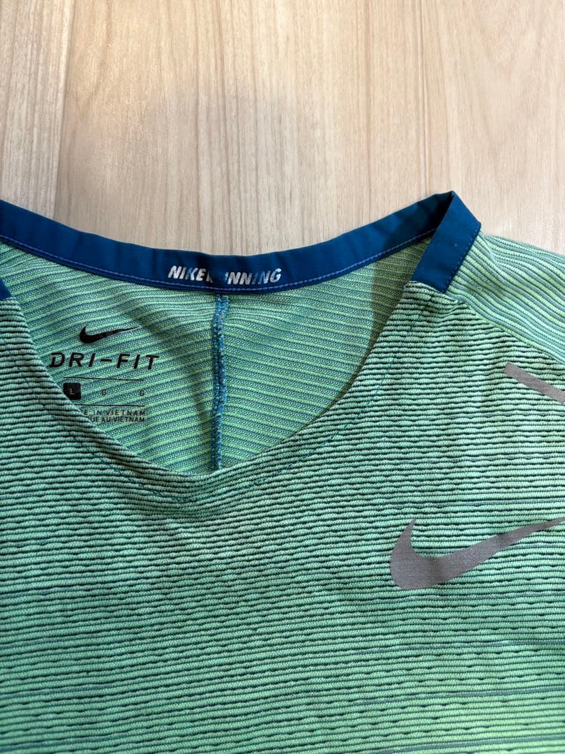 Nike Dri-FIT ランニングシャツ ヴェイパーフライ　エアロスイフト