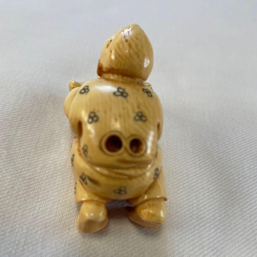 根付　玉山作