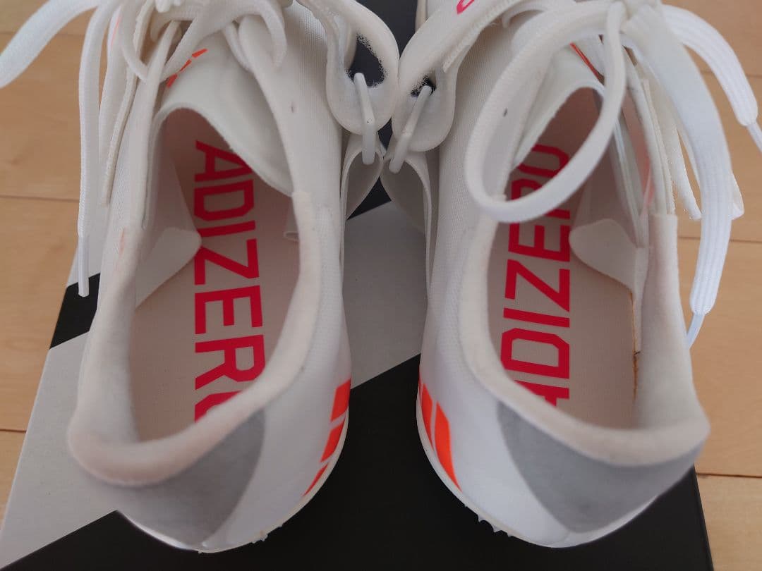 ADIZERO HJ 28.0 スパイクシューズ ホワイト/オレンジ