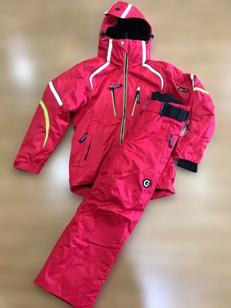 ゴールドウイン　中綿入りストレッチウエア上下セット　XS　美品