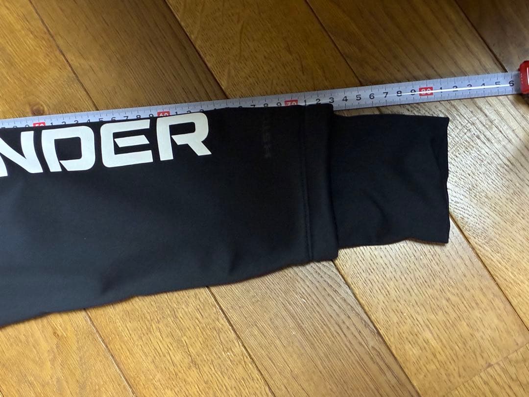 Under Armour フード付きジャケット ブラック