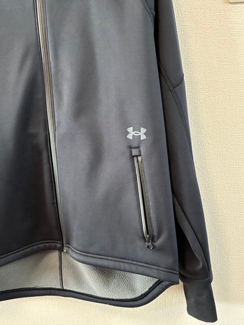 Under Armour フード付きジャケット ブラック