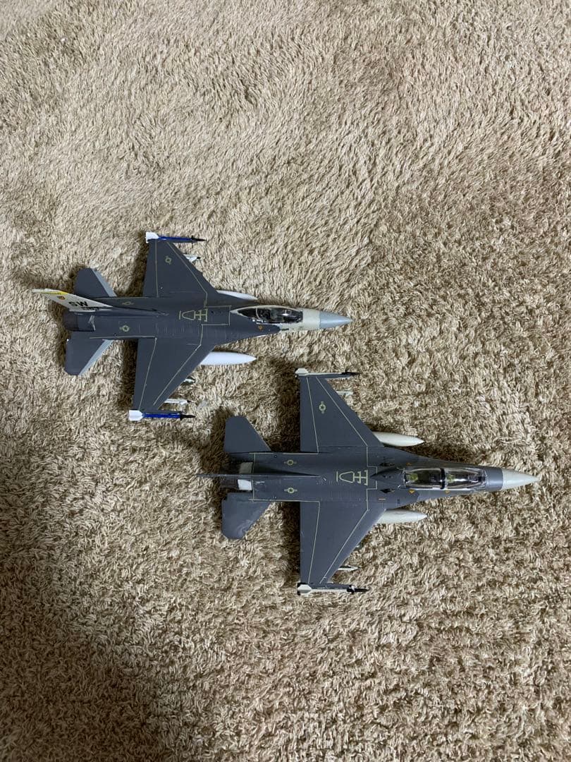 Fー16AとFー16B PLUS ファイティング ファルコンのセット売り