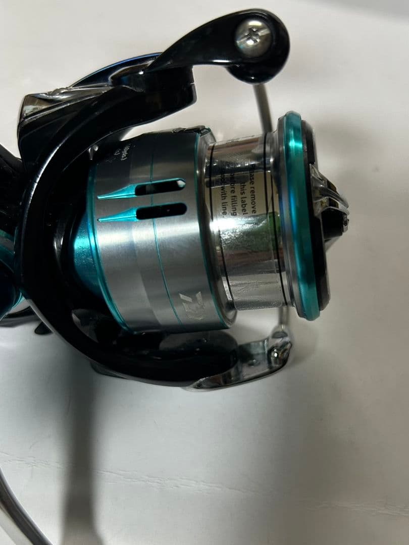 ダイワ スピニングリール 19 エメラルダス LT2500S-H-DH