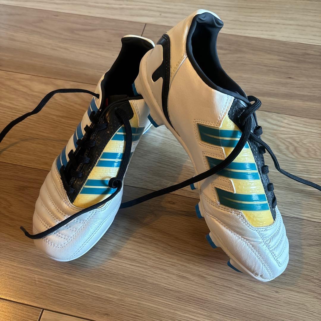 期間限定値下げ❗️adidas サッカーシューズ ホワイト/ブルー