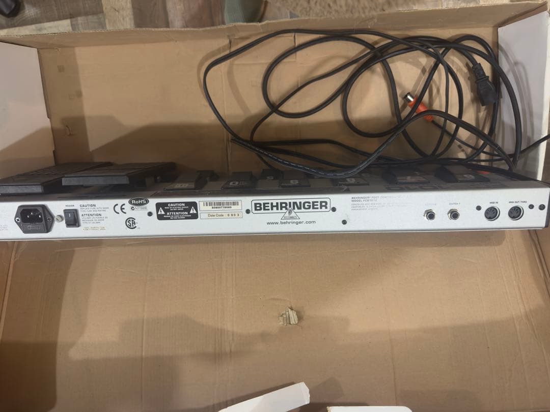 ギター BEHRINGER MIDI FOOT CONTROLLER FCB1010