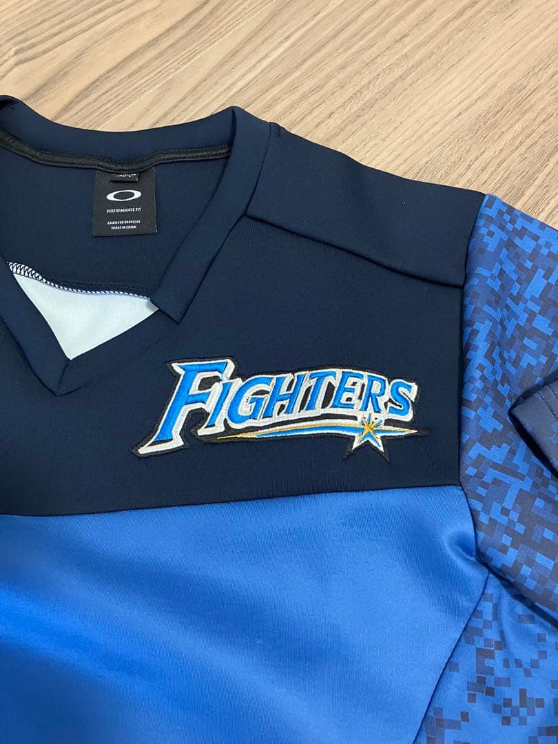 ファイターズ　オフィシャルウエア　Lサイズ