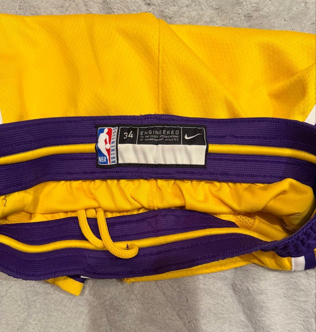 Nike ロサンゼルス・レイカーズ　バスケットショーツ