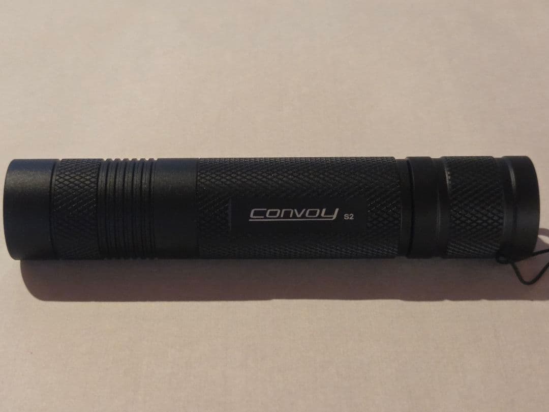 convoy s2 プロ使用の紫外線懐中電灯uv 365nm uvライト新品