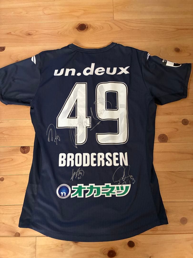 ファジアーノ岡山 GKサイン入りユニフォーム　ブローダーセン　レア