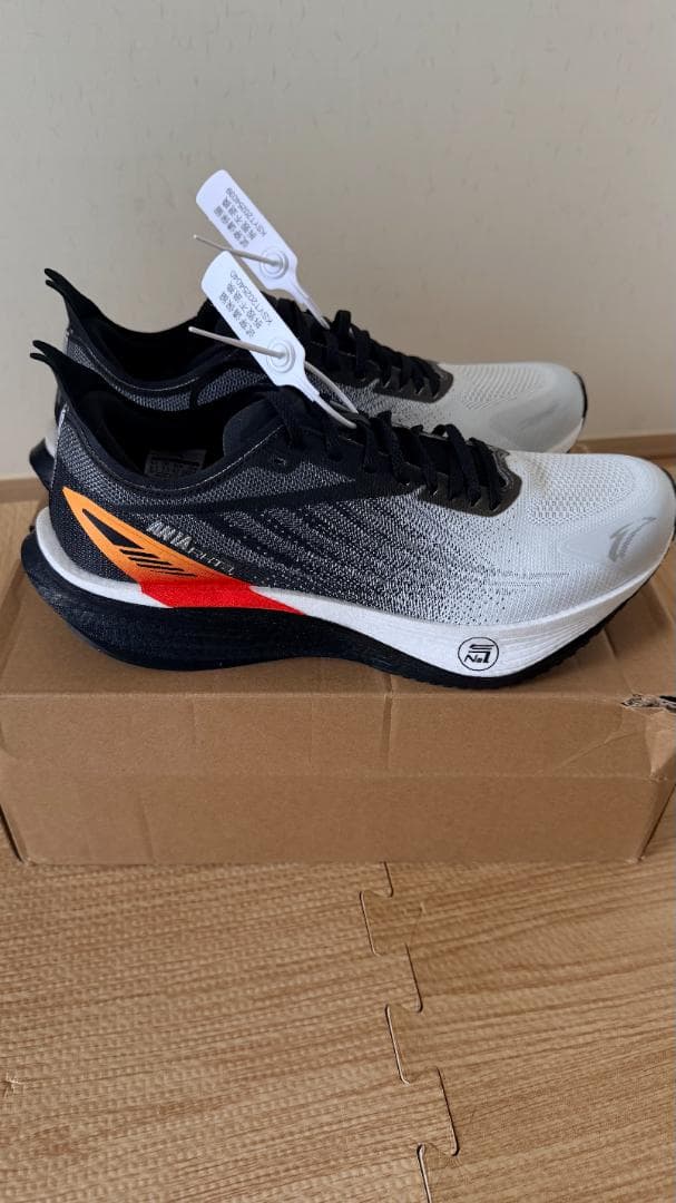 【新品未使用】ANTA 安踏 ランニングシューズ US8.5