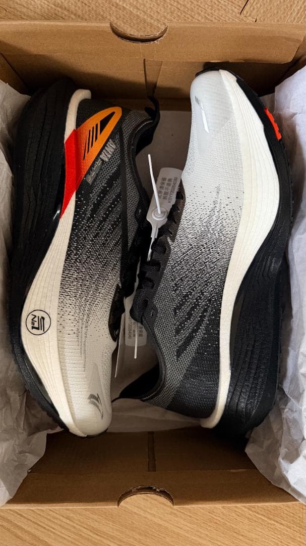 【新品未使用】ANTA 安踏 ランニングシューズ US8.5