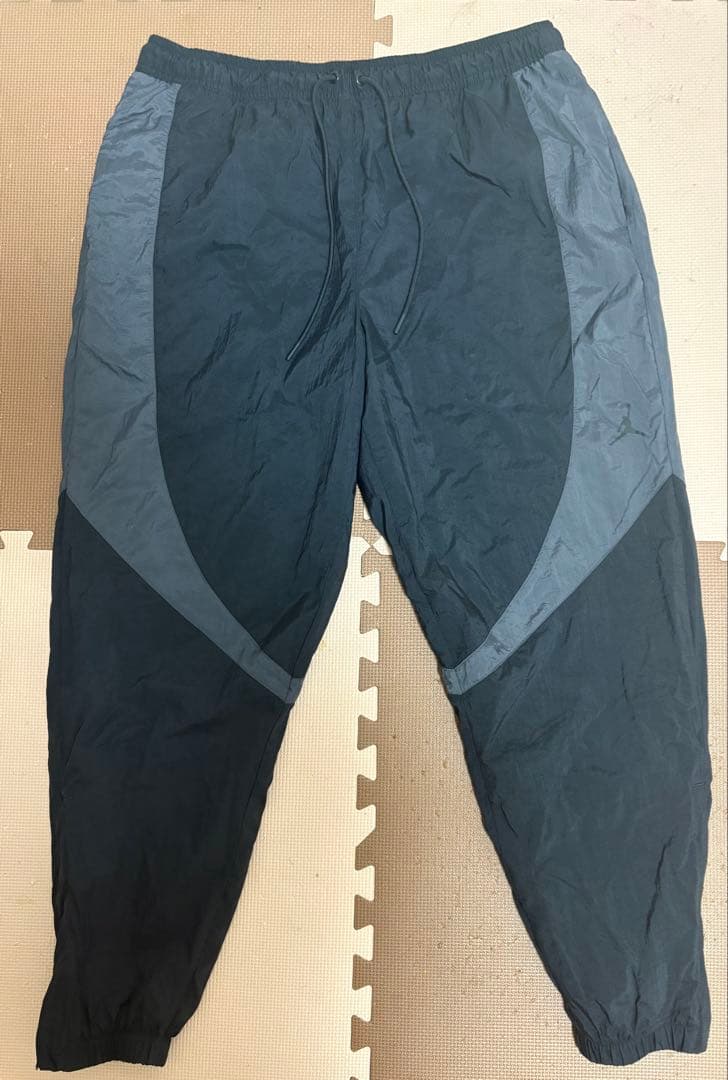 NIKEジョーダン　ナイロンパンツ