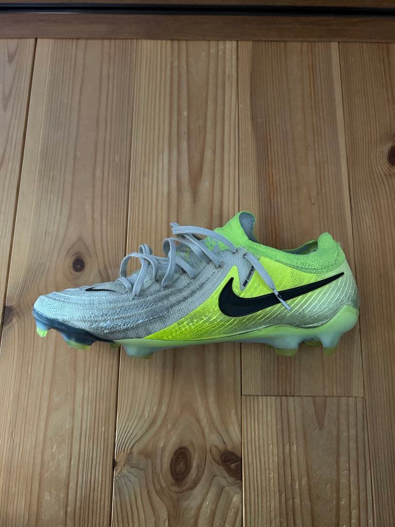 Nike サッカーシューズ　ファントムGX2
