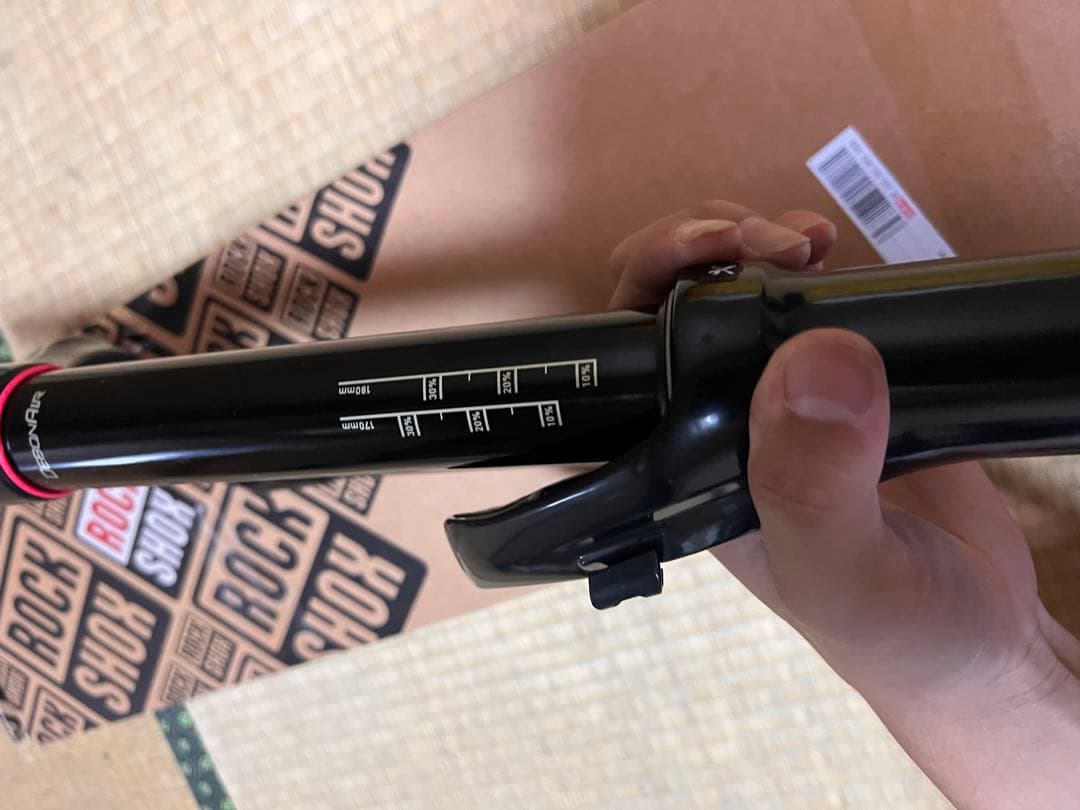 【最終】RockShox YARI 15*110mm 180mm 27.5インチ