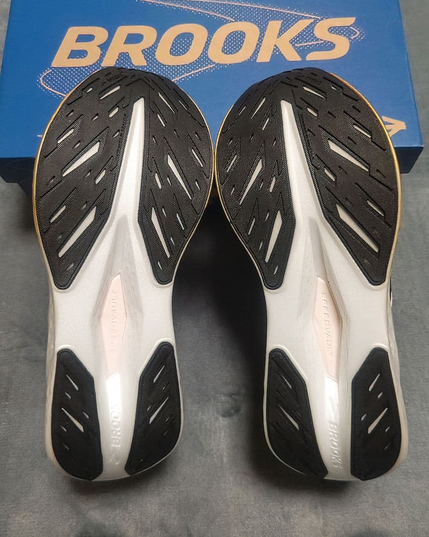 Brooks Hyperion Max 2 ランニングシューズ 28cm