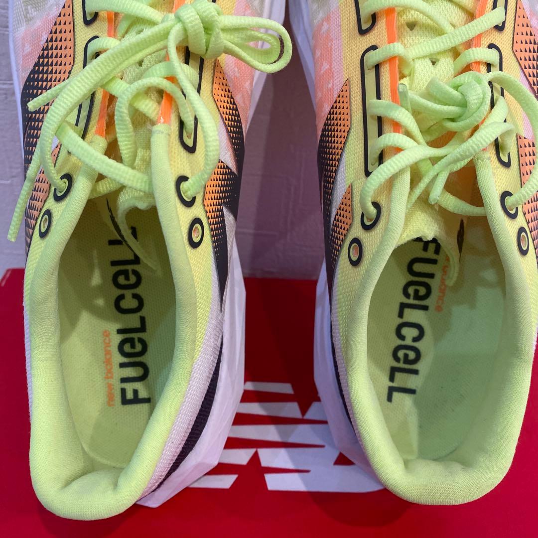 New Balance FuelCell 25.0 陸上　シューズ
