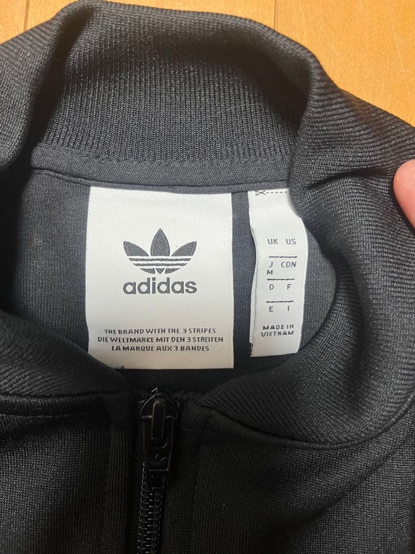 adidas originals ストライプジャージ セットアップ　ブラック