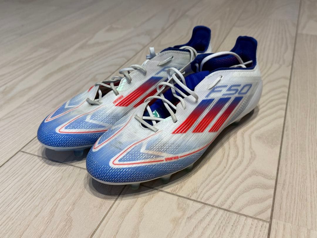 adidas F50 サッカースパイク ホワイト/ブルー/レッド