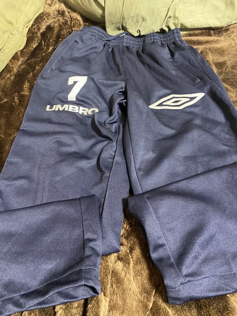 umbro ジャージ ライオン　刺繍 7　セットアップ　上下　アンブロ　黒　Ⅼ