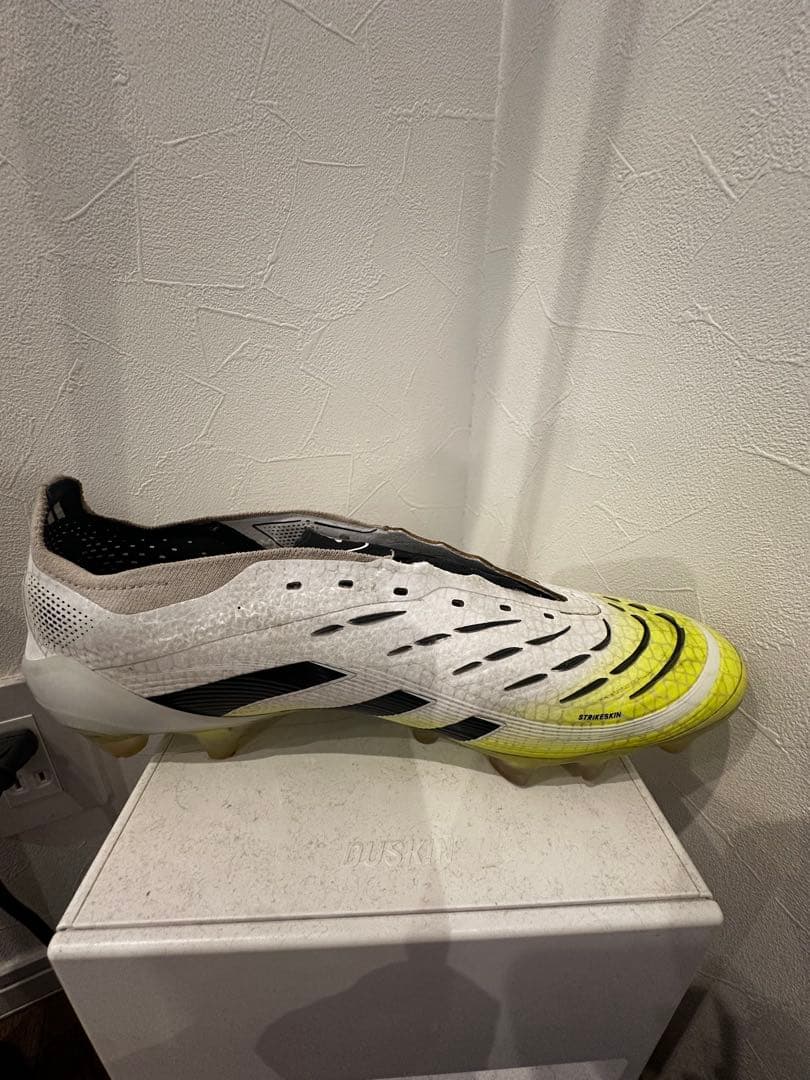 adidas Predator サッカーシューズ・スパイク ホワイト/イエロー