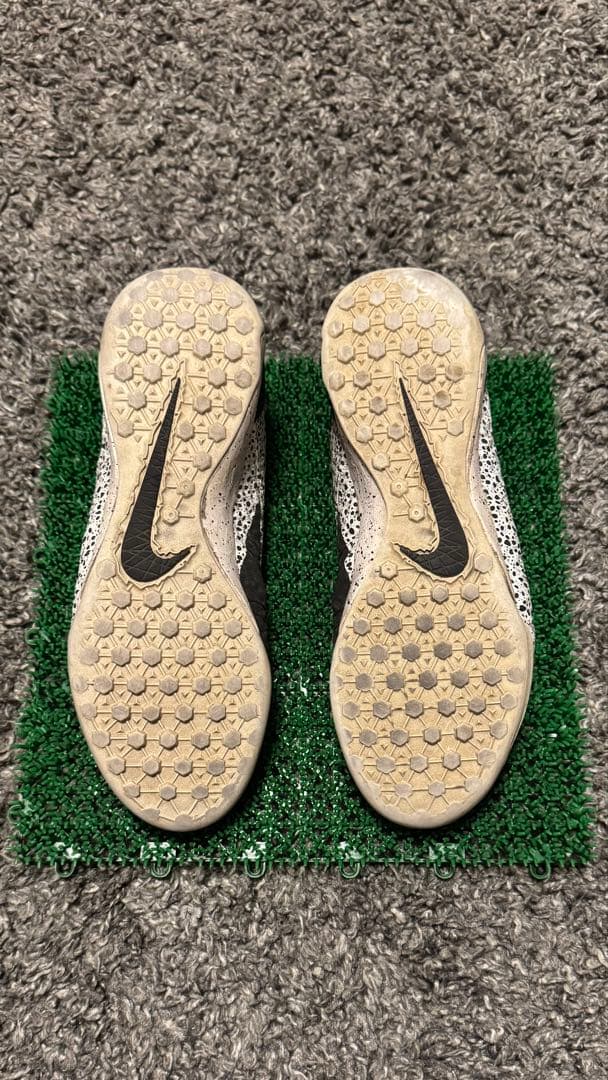 Nike ハイパーヴェノム