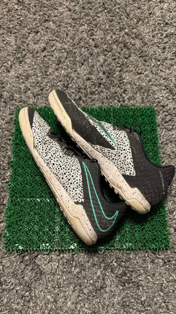 Nike ハイパーヴェノム