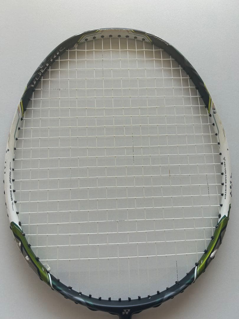 Voltric Z-Force バドミントンラケット ヨネックス YONEX