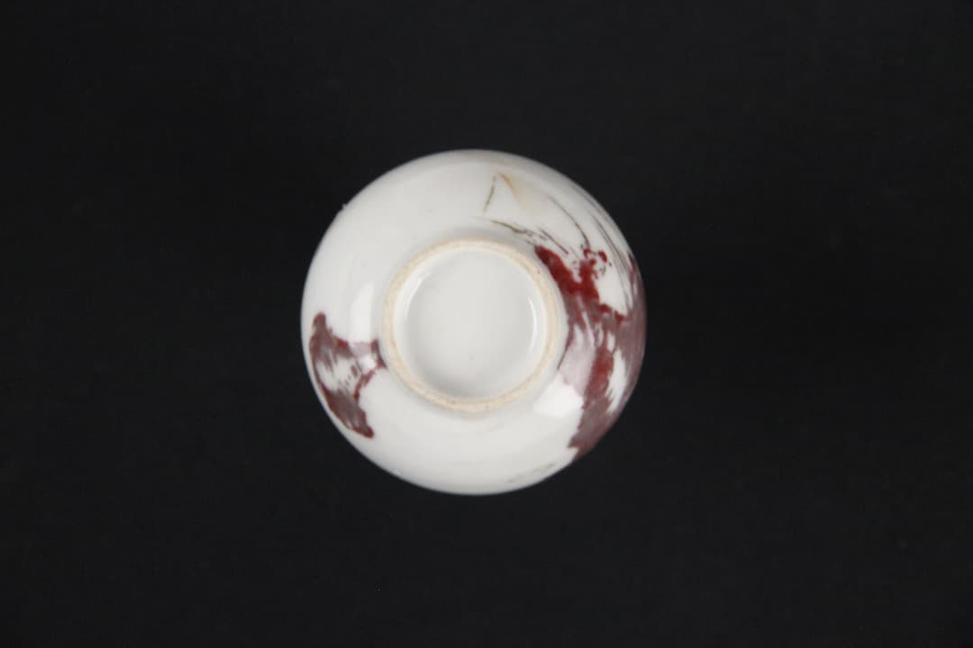 中国美術　釉裏紅山水図　鼻煙壺　小瓶 清時代　景徳鎮　古陶磁器 ES19-11