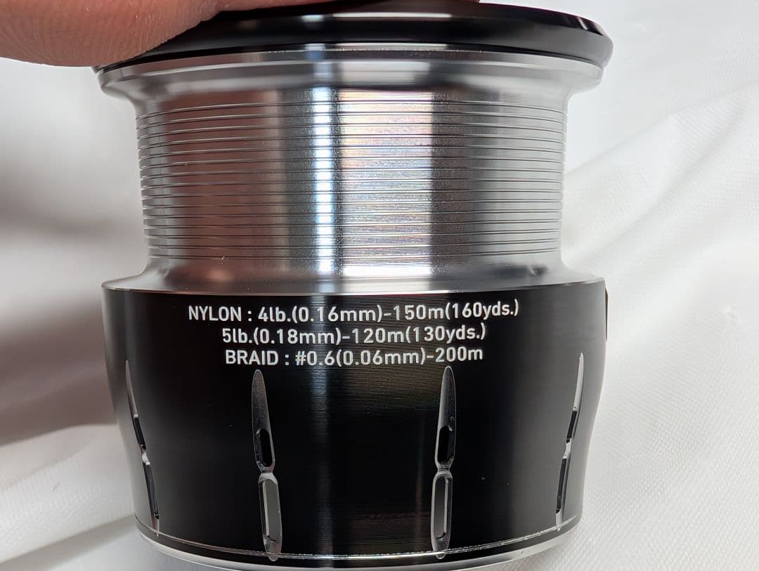 ダイワ　 24ルビアス LT2500S-DH 管776FP スプール　美品