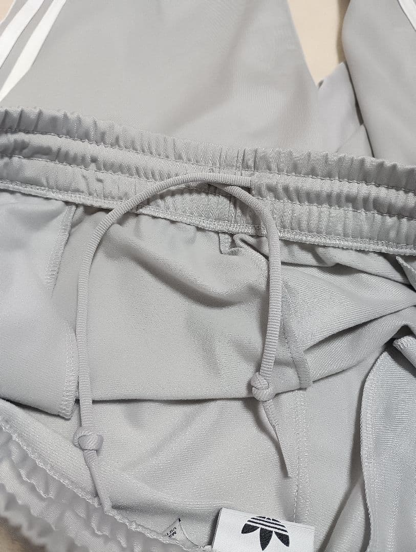 adidas ライトグレー ファイヤーバード 2XL 美品 IA6330