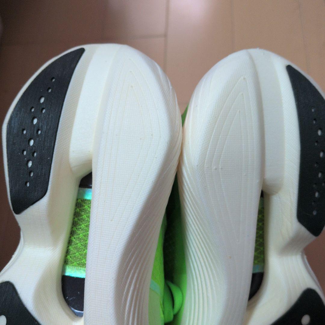 未使用25.0cm　サッカニー　エンドルフィンエリート マラソン ランニング