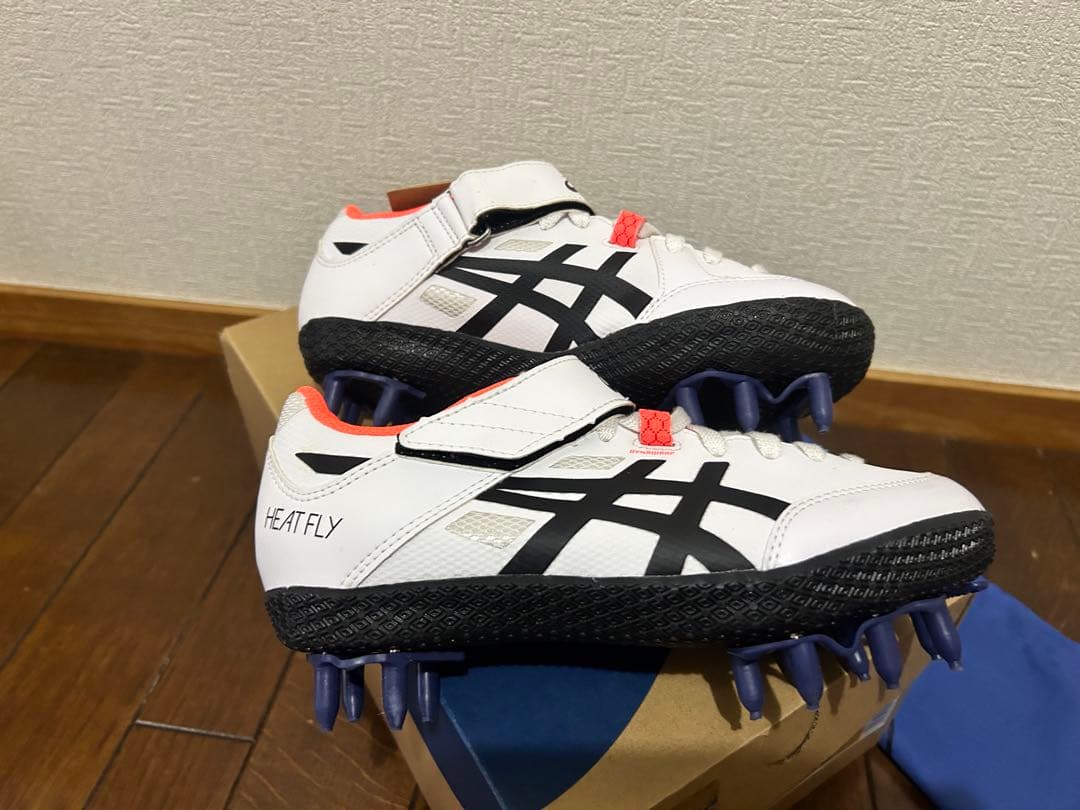 新品　未使用　asics 24.0 HEATFLY スパイクシューズ