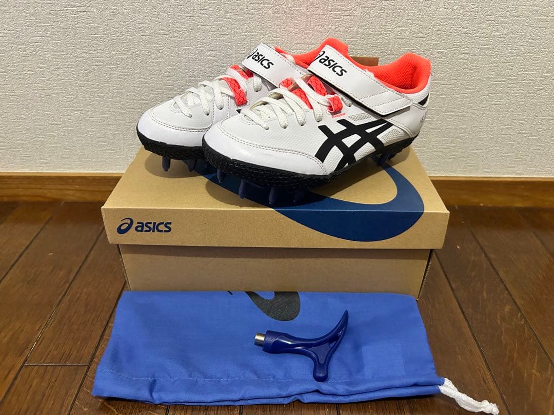 新品　未使用　asics 24.0 HEATFLY スパイクシューズ