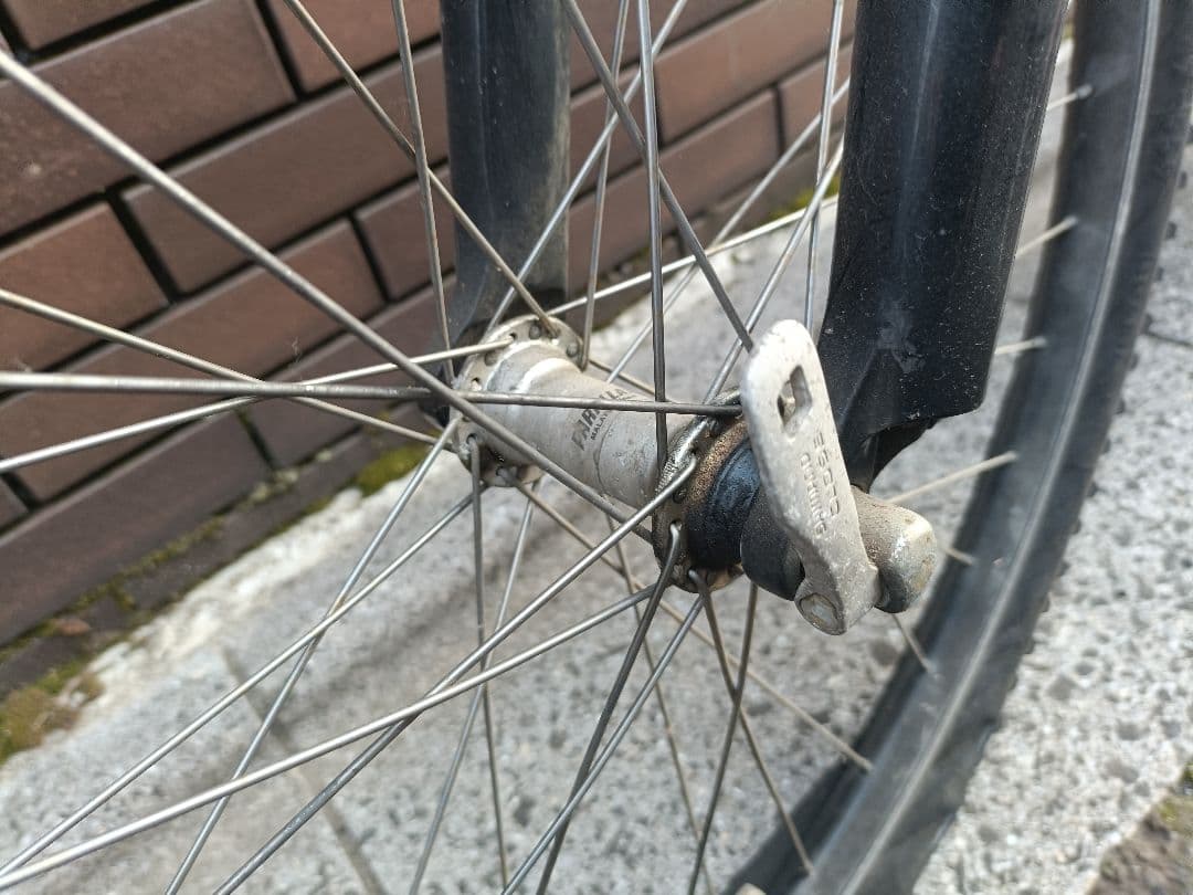  マウンテンバイク 26インチ（タイヤは要交換）