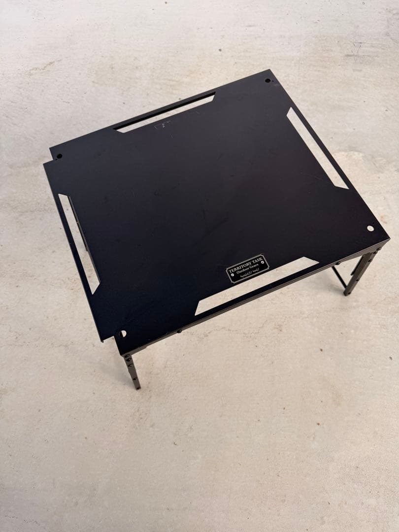テリトリータスク　ワタリガラス サイドテーブル RAVEN SIDE TABLE