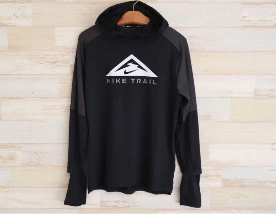 新品 正規品　XL NIKE ナイキ　トレイルランニング　長袖シャツ　パーカー