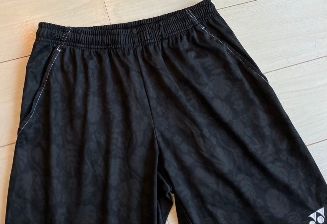 YONEXヨネックス ブラックリーフ柄ハーフパンツL限定
