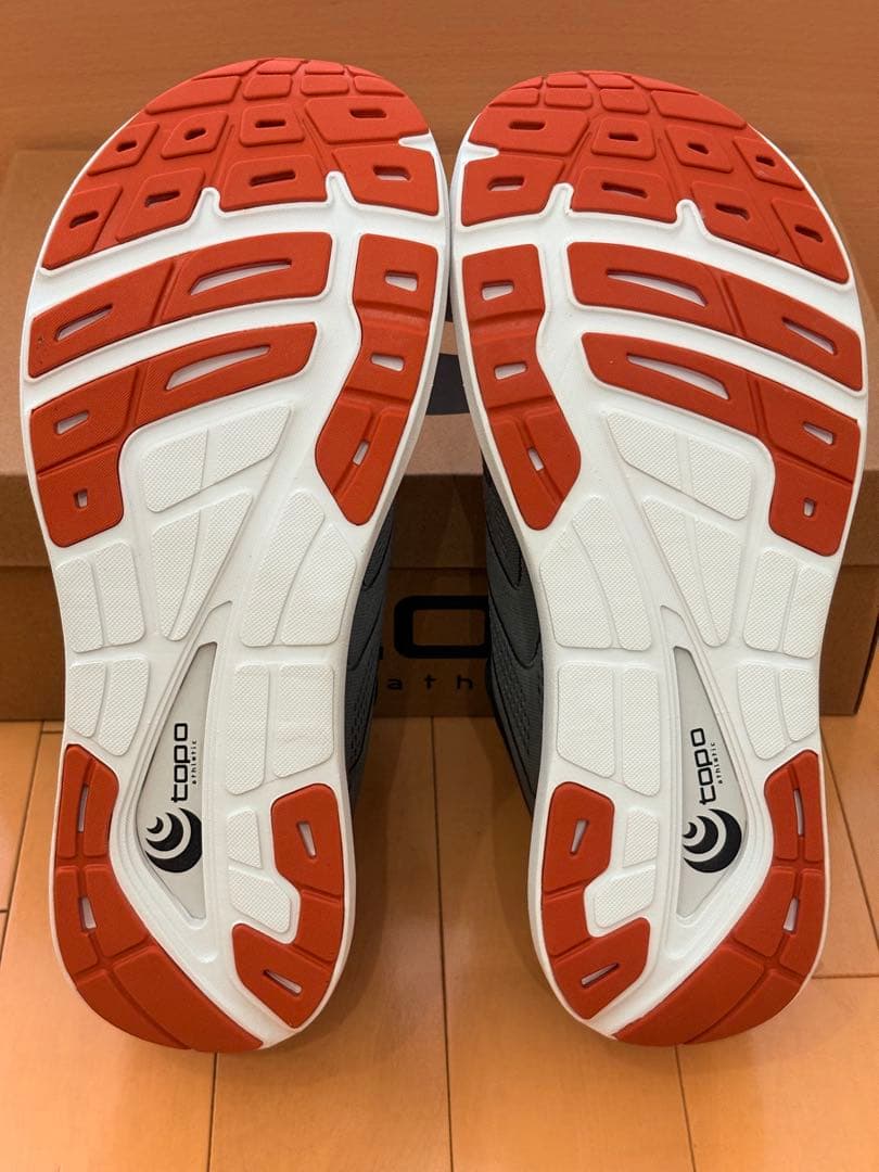 【未使用】Topo Athletic PHANTOM 2（27.5cm）