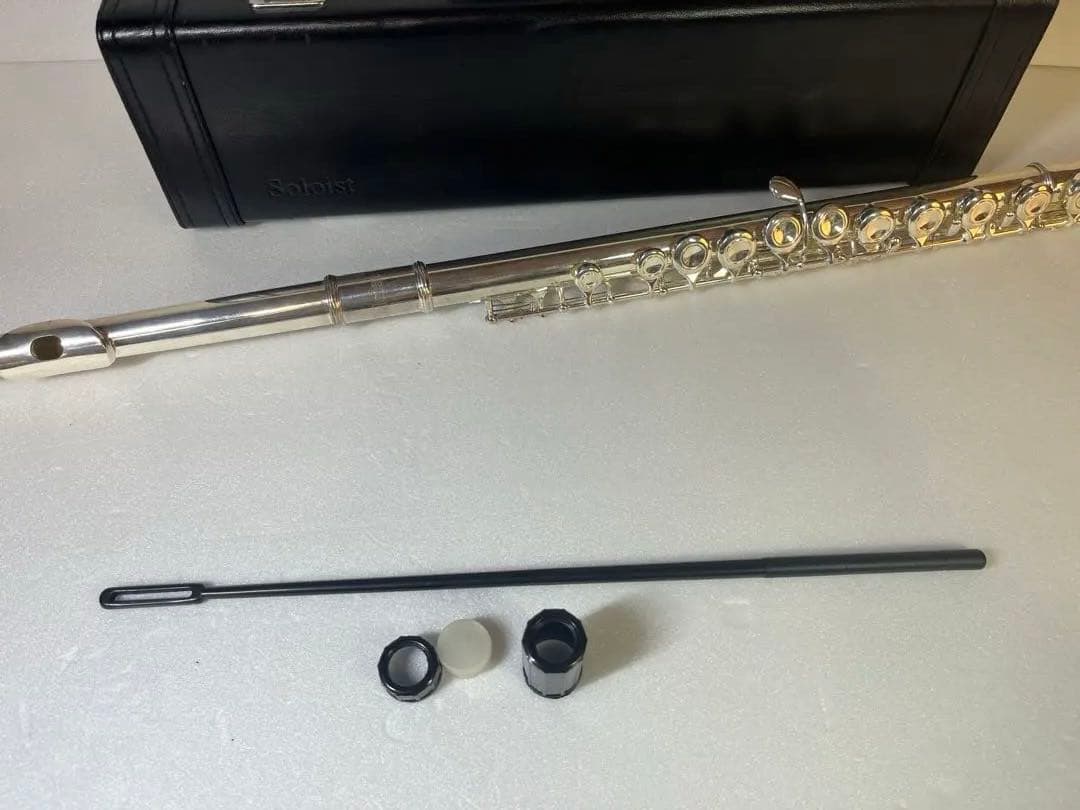 Soloist フルート本体 ケース付　練習はまずはリユース品で試してみませんか