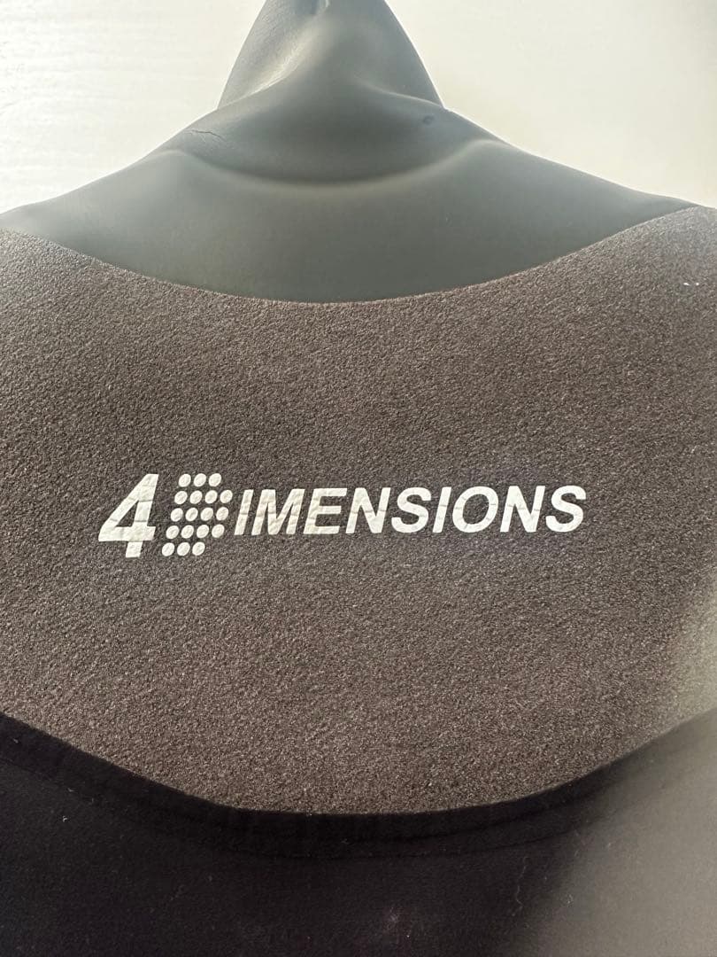 4DIMENSIONS セミドライウェットスーツ3×3