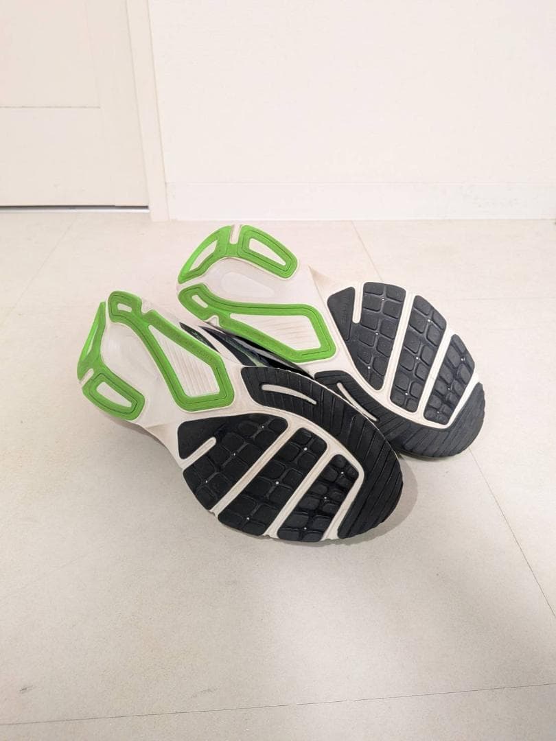 美品　NIKE STRUCTURE PLUS 25.5cm