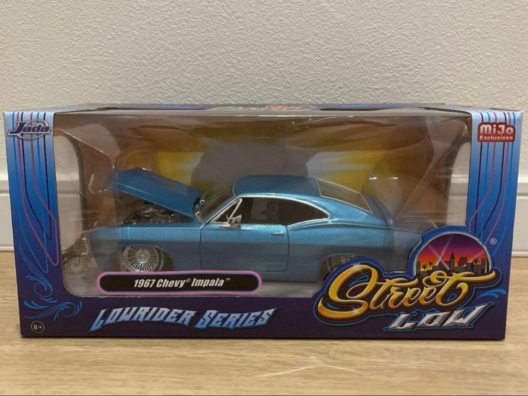 新品絶版1/24 ローライダー　1967インパラ　ミニカー　jada toys