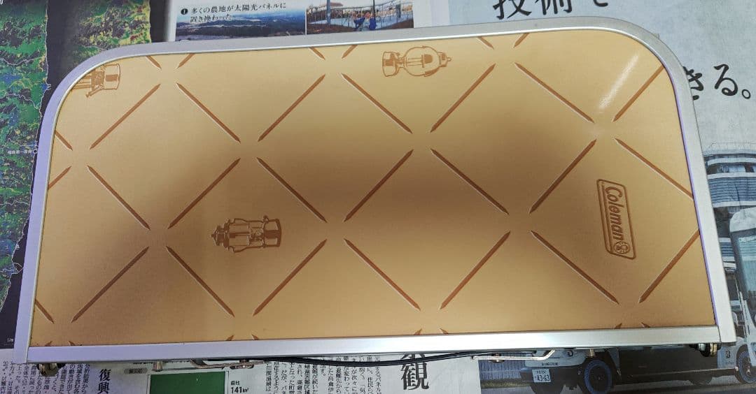 コールマンのグリルとテーブルのセットです❗️