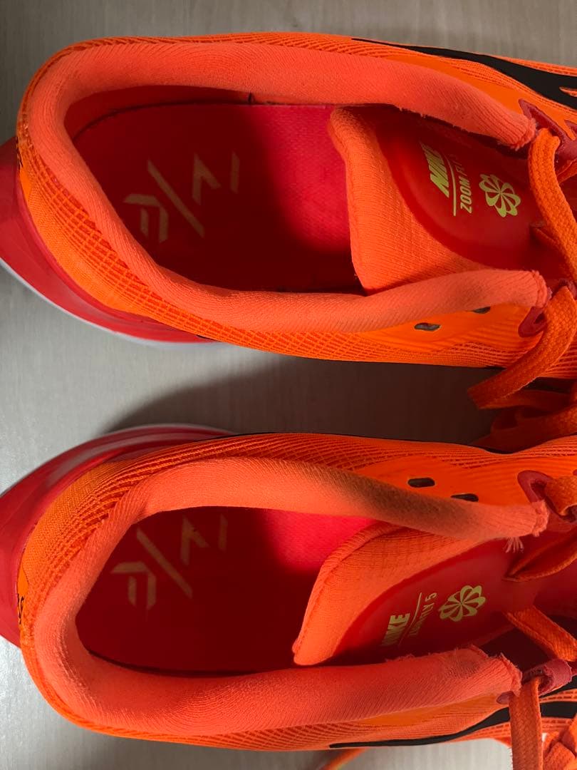 【美品】NIKE ズームフライ5 26cm オレンジ ランニングシューズカーボン