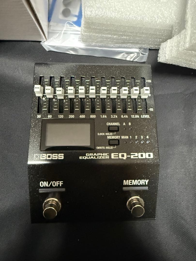 BOSS EQ-200 グラフィックイコライザー