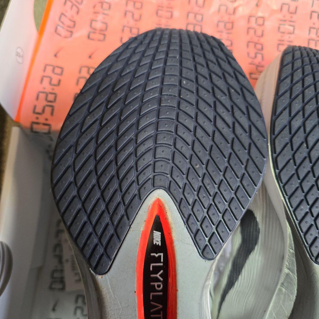 NIKE ZOOMX VAPORFLY NEXT％　ヴェイパーフライ