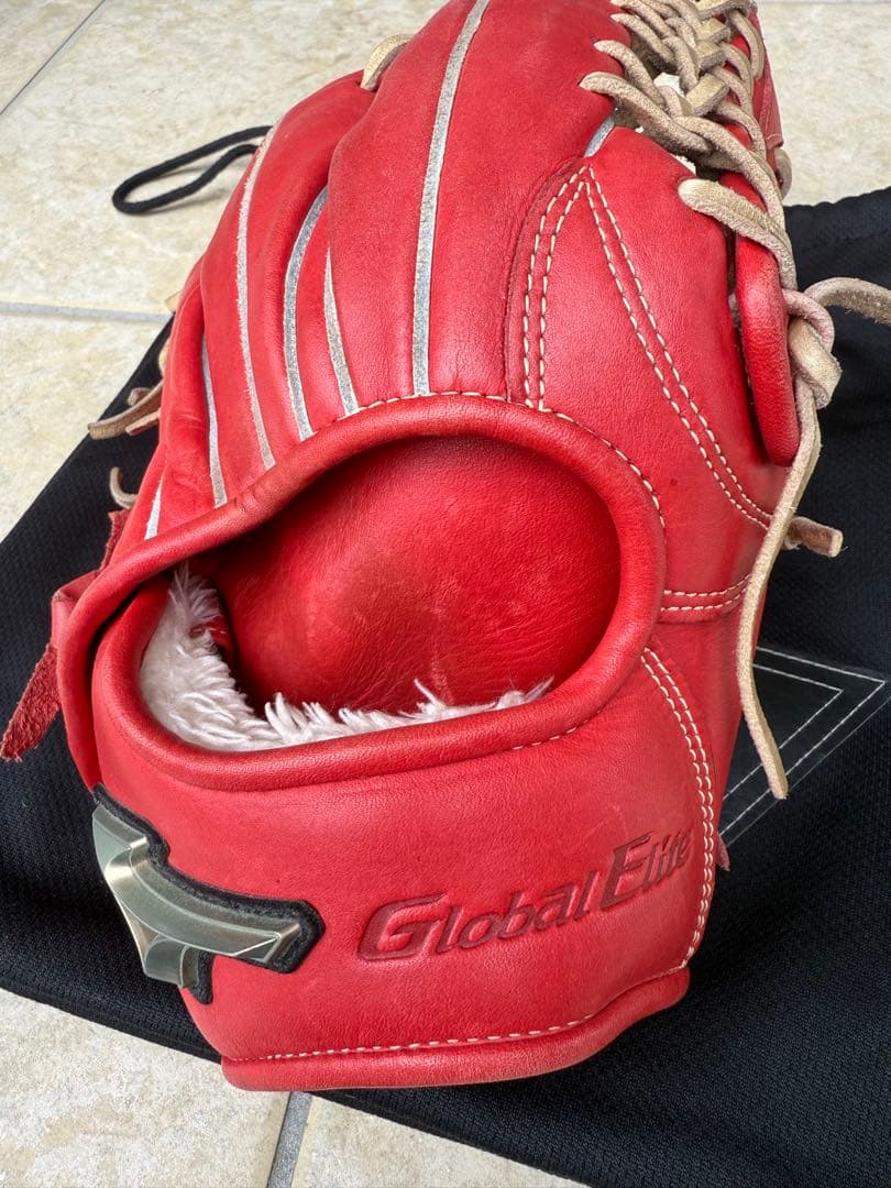 大幅値下げ♪ ♪週末セール♪Global Elite 軟式グローブ レッド