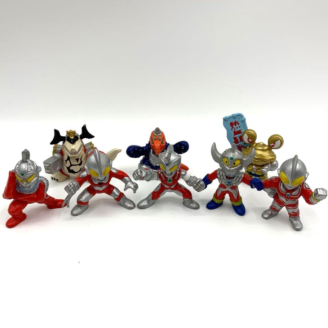 ウルトラマンと怪獣のフィギュア 合計8体