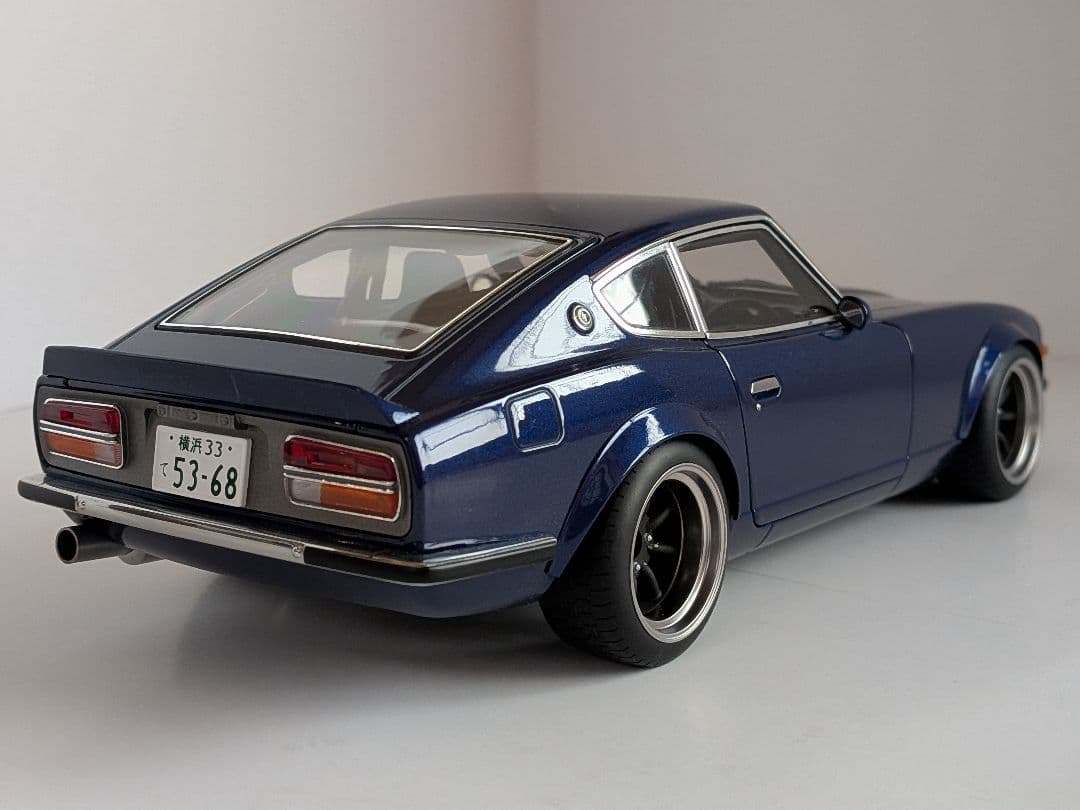 オートアート Nissan Fairlady Z (S30) ダークブルー